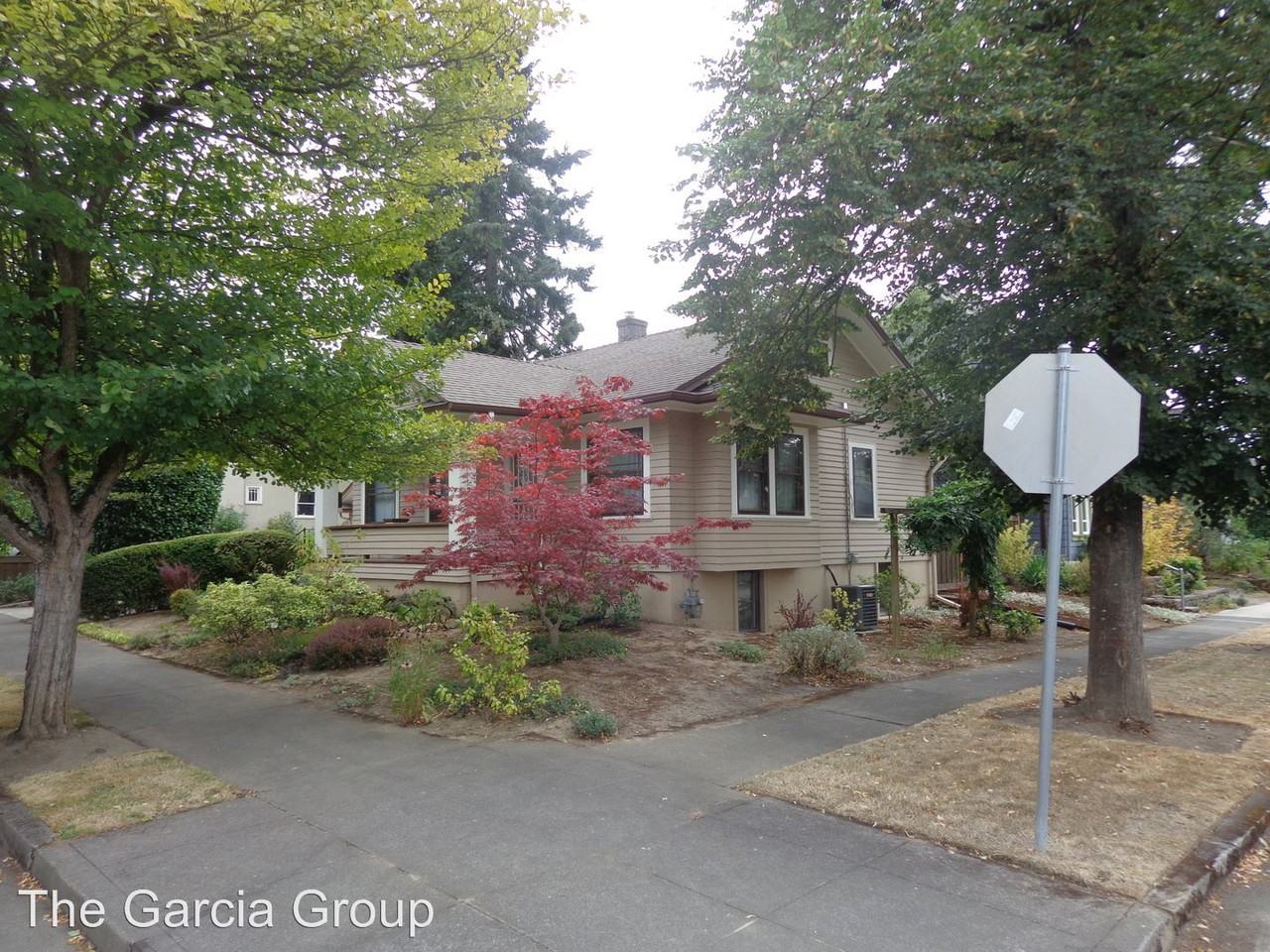 704 SE Umatilla St - Photo 3 of 18