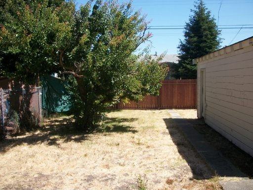 1674 70th Ave - Photo 3 of 4