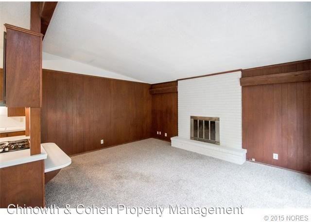 1928 E 55th Pl - Photo 3 of 17