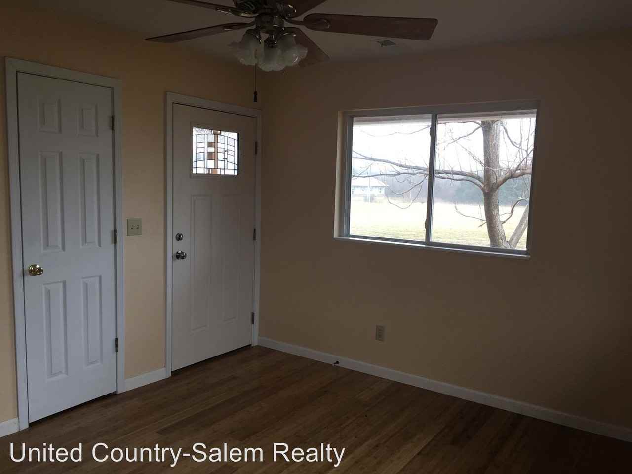 229 Carter St - Photo 3 of 12