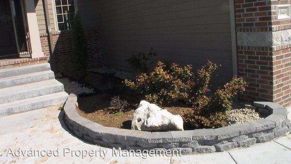 1040 Lobdell Dr - Photo 3 of 28