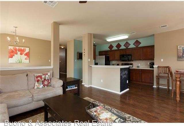 2404 Butler Way - Photo 3 of 10