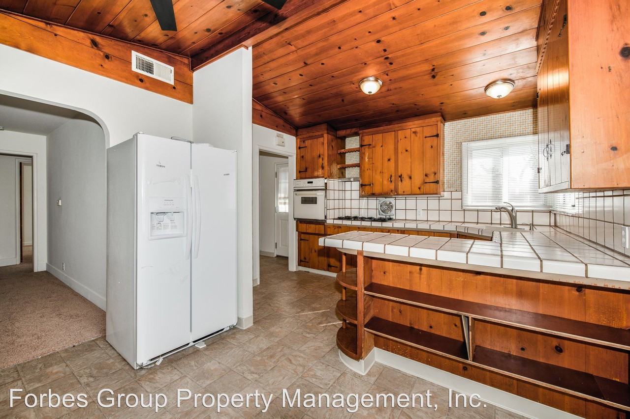 165 Willow St - Photo 3 of 12