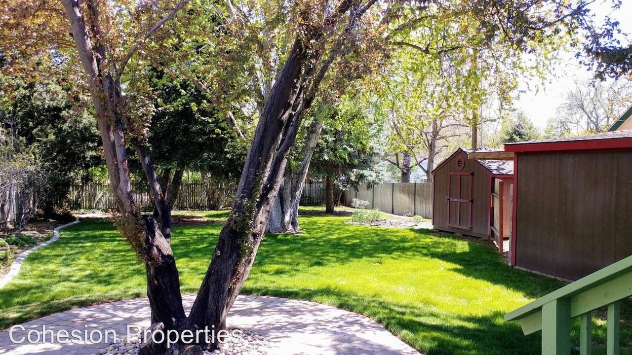 1004 Balsam St - Photo 2 of 21