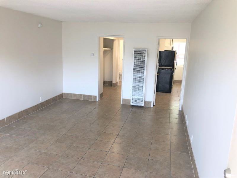 1513 Arlington Ave - Photo 2 of 9