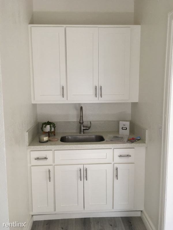 1185 E Vernon Ave Los 23 - Photo 3 of 11