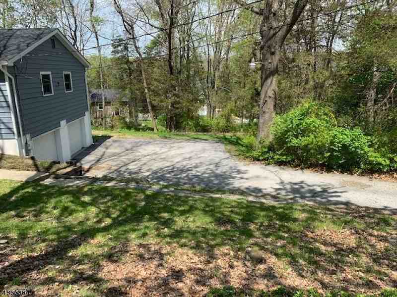29 Forest Rd - Photo 2 of 12