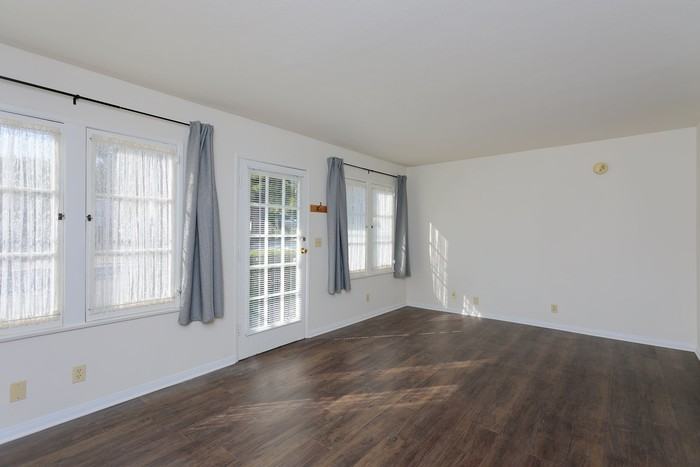 456 N Baldwin Ave - Photo 2 of 19