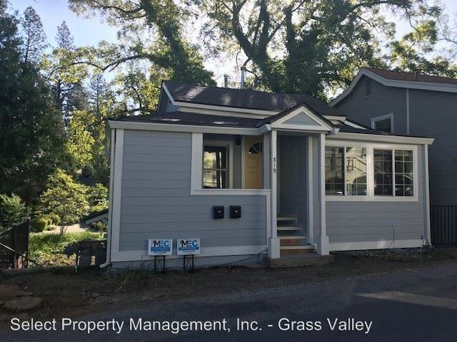 319 N Church St - Photo 2 of 15