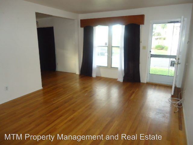 1927 39th St - Photo 3 of 18