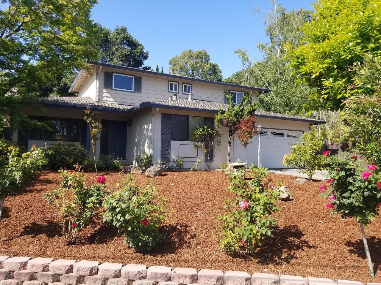 1050 McGregor Way - Photo 2 of 9