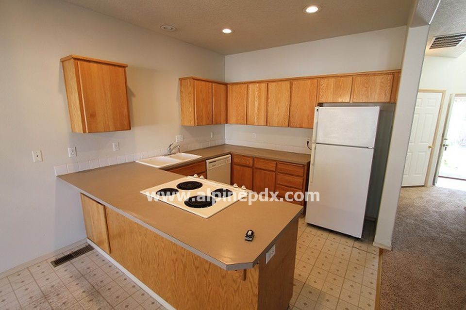 333 SE Brookwood Ave - Photo 2 of 11
