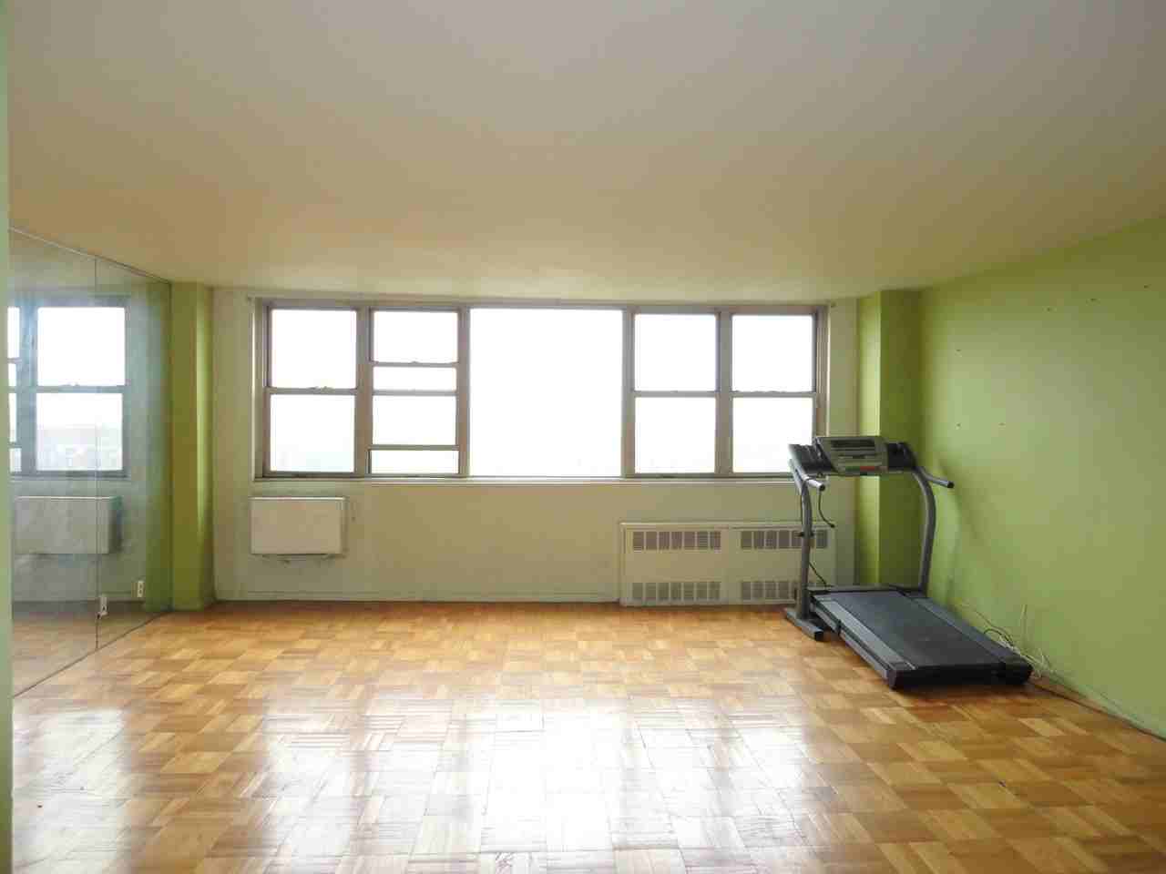 455 Ocean Pkwy #9E