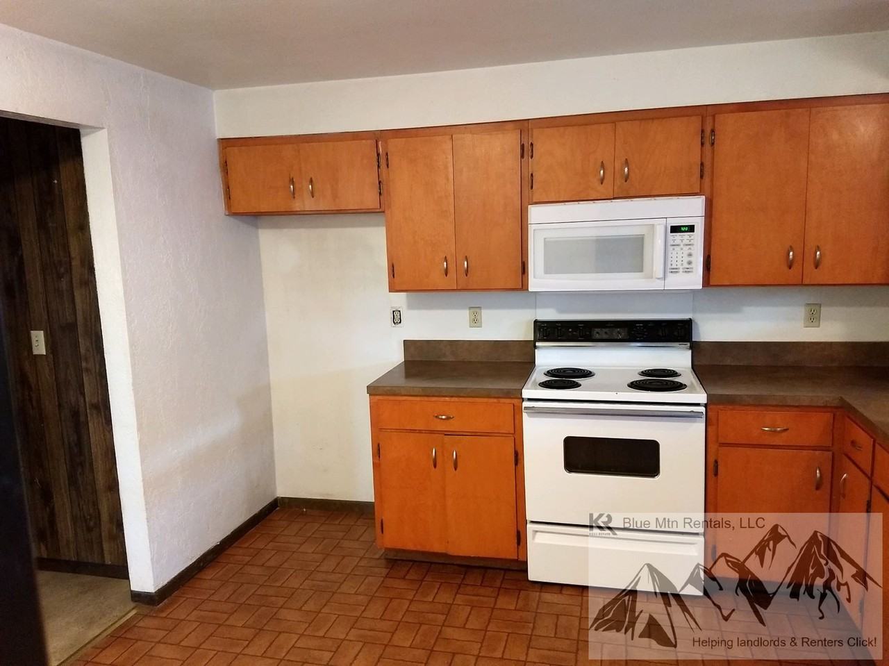 53550 Mader Lane - Photo 2 of 10