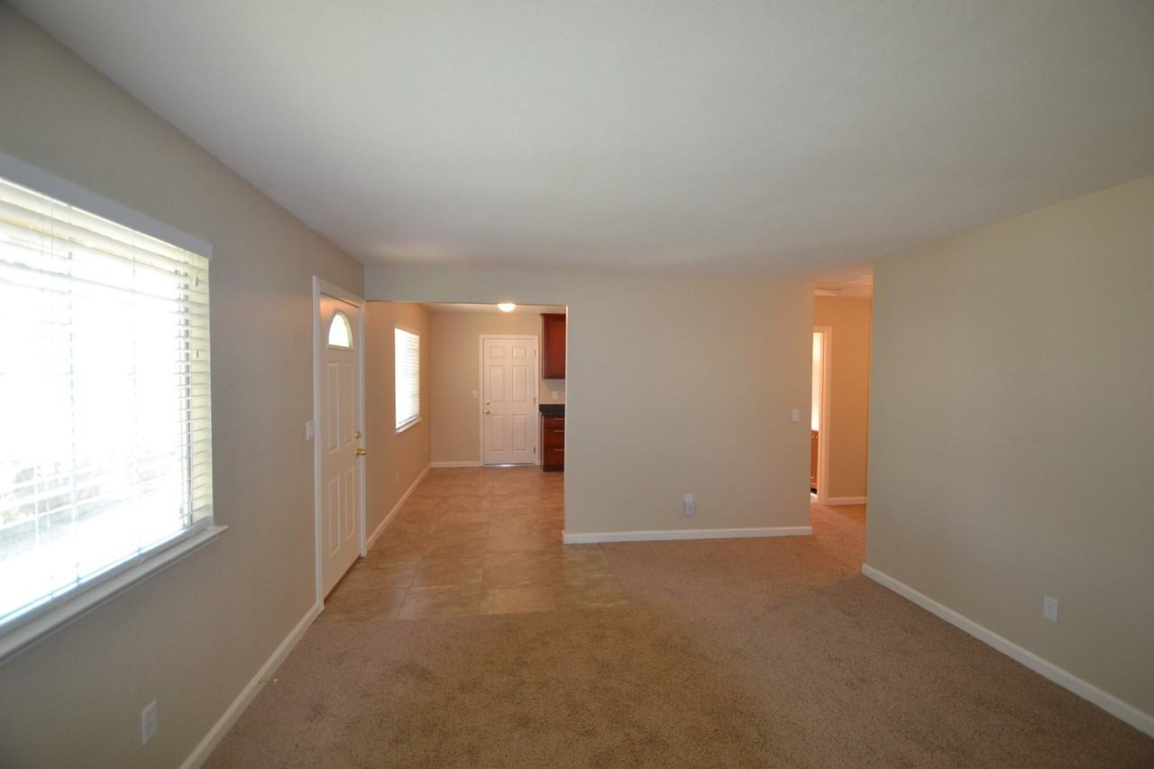 2353 Montana Way - Photo 3 of 9