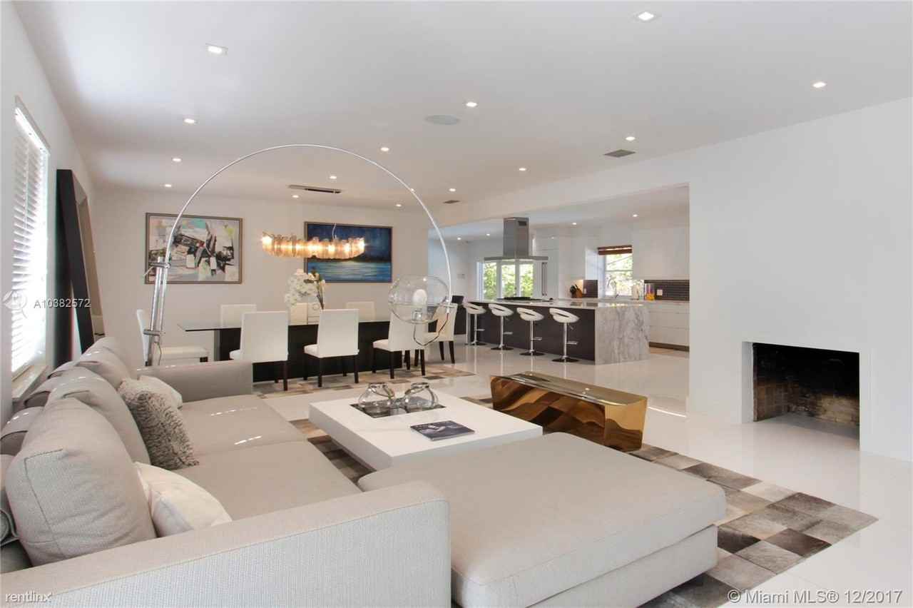 145 S Hibiscus Dr - Photo 2 of 18