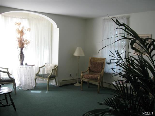 61 N Riverside Ave - Photo 3 of 10