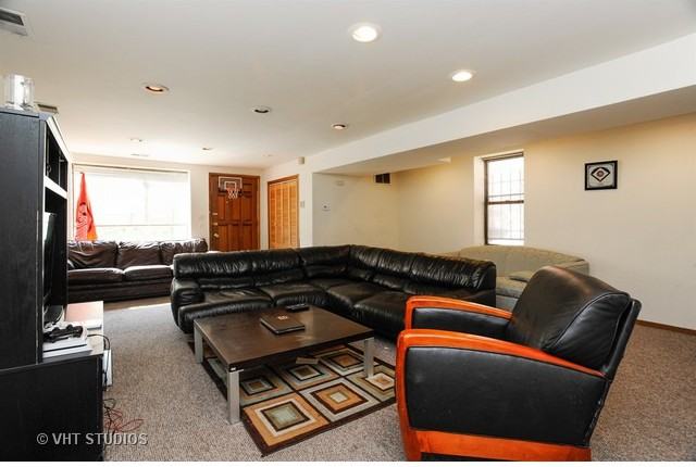 1222 W Diversey Pkwy - Photo 3 of 13
