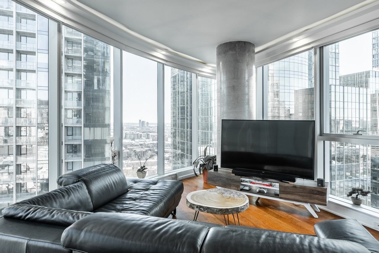 1155 Rue de la Montagne #1806