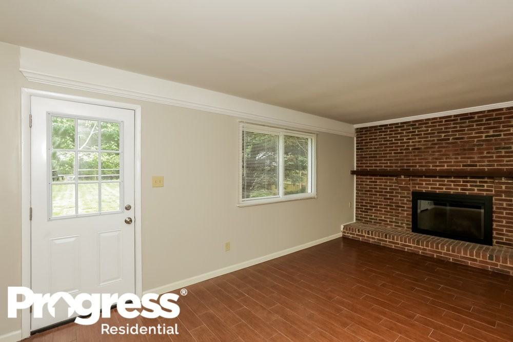 7446 Ponders End Ln - Photo 2 of 20