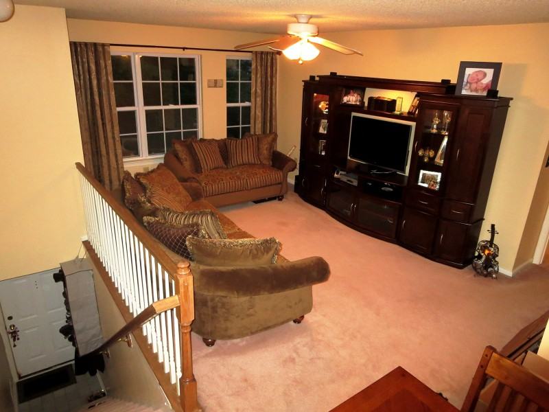 75 Heritage Ct - Photo 3 of 11