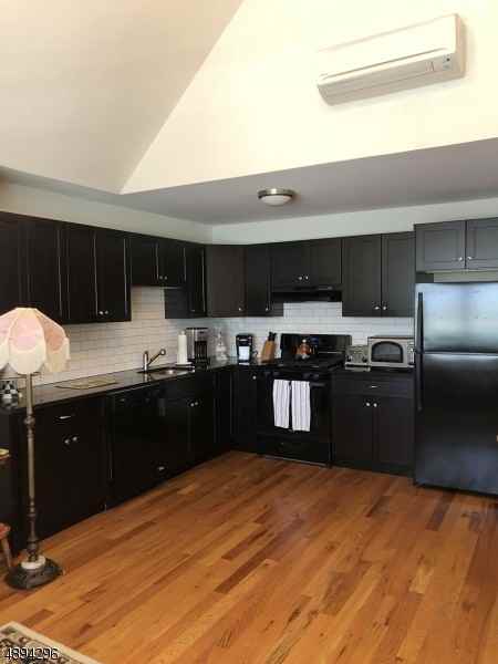 325-331 South Ave Unit 302 #331 - Photo 2 of 8