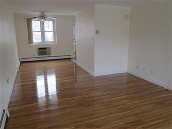 32 Emerson Gardens Rd 32 - Photo 2 of 9
