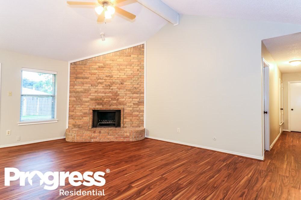 2913 Highlawn Ter - Photo 3 of 16