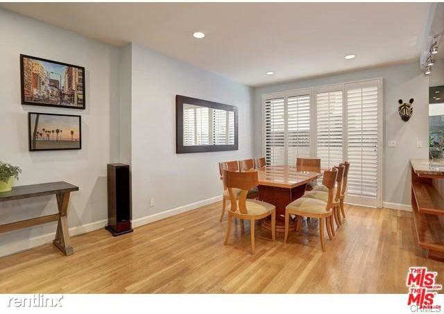 1007 Euclid St - Photo 3 of 10