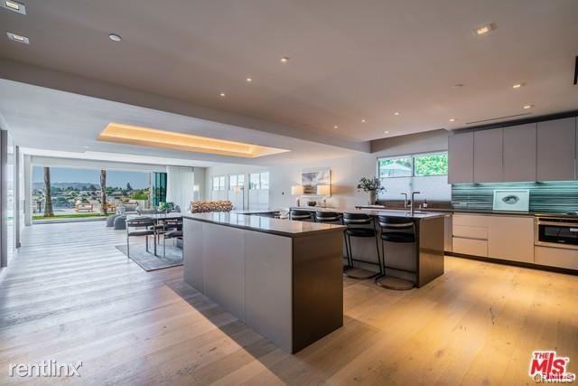 2391 Roscomare Rd - Photo 2 of 10