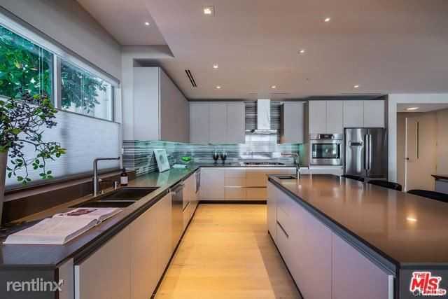 2391 Roscomare Rd - Photo 3 of 10