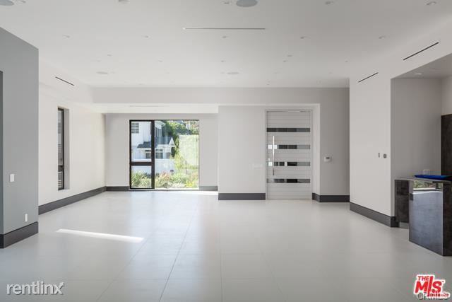 2122 Castle Heights Ave - Photo 2 of 10