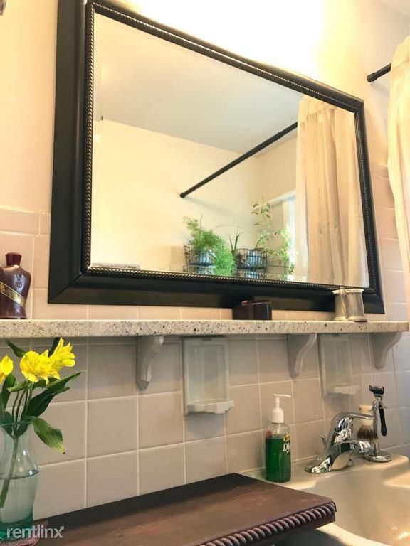 1231 E Randolph Ct - Photo 3 of 11