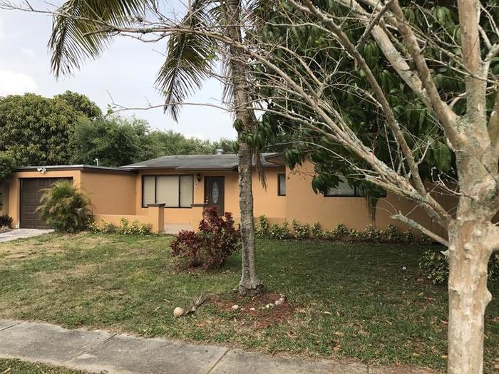 342 NW 47th Ave - Photo 2 of 21