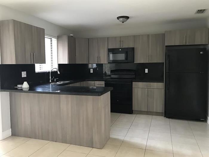 342 NW 47th Ave - Photo 3 of 21