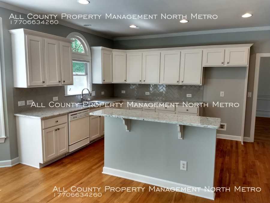 4204 Balmoral Glen Dr - Photo 2 of 36
