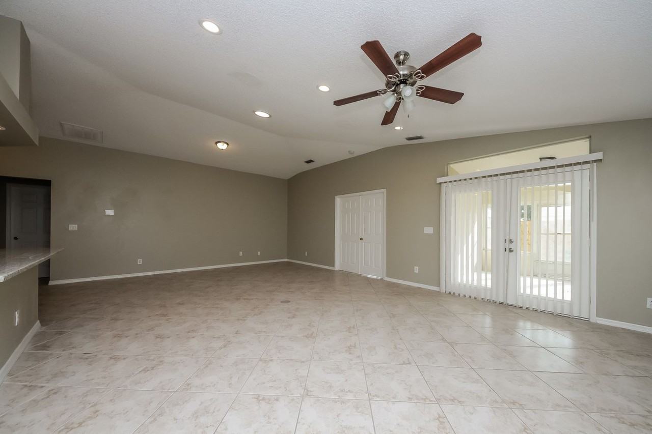 7074 Red Bay Ct - Photo 2 of 20