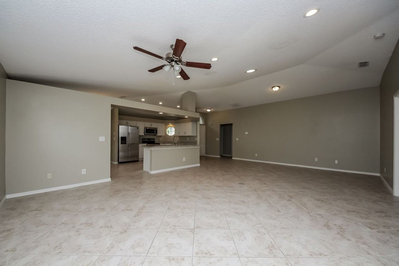 7074 Red Bay Ct - Photo 3 of 20