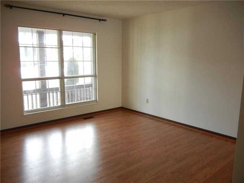 127 E Pike St - Photo 2 of 20