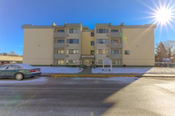 1855 Pandosy St Kelowna Bc V1y 1r8 1 Bedroom Apartment For