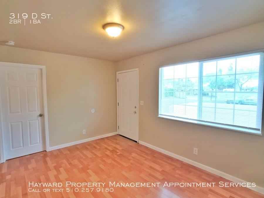 319 D St - Photo 2 of 8