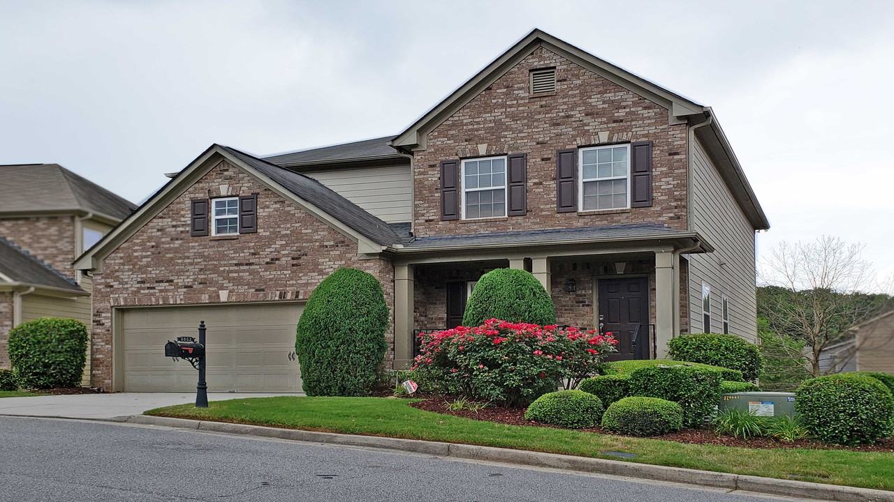 5852 Cobblestone Creek Cir - Photo 2 of 50