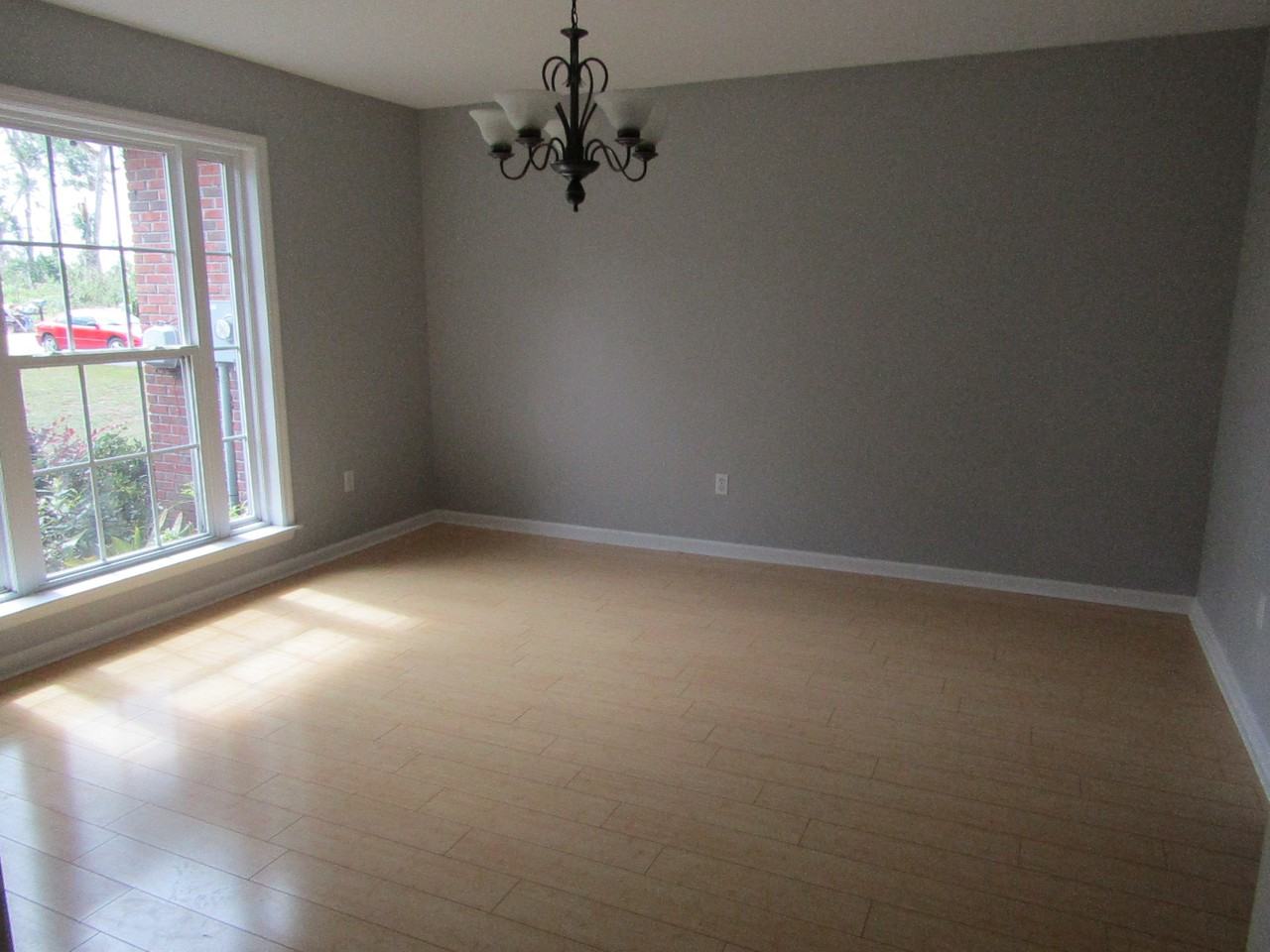 5222 Oak Dr - Photo 3 of 18