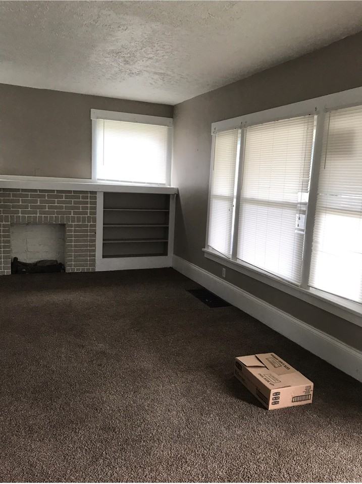 1548 Oxford Ave NW - Photo 2 of 8