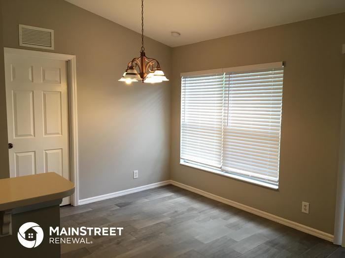 3010 SW 11th Pl - Photo 3 of 16