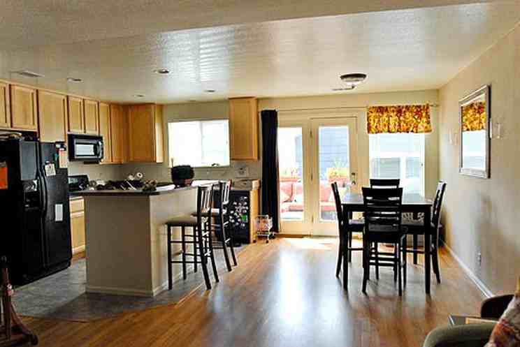 5793 Ceylon Street - Photo 3 of 7