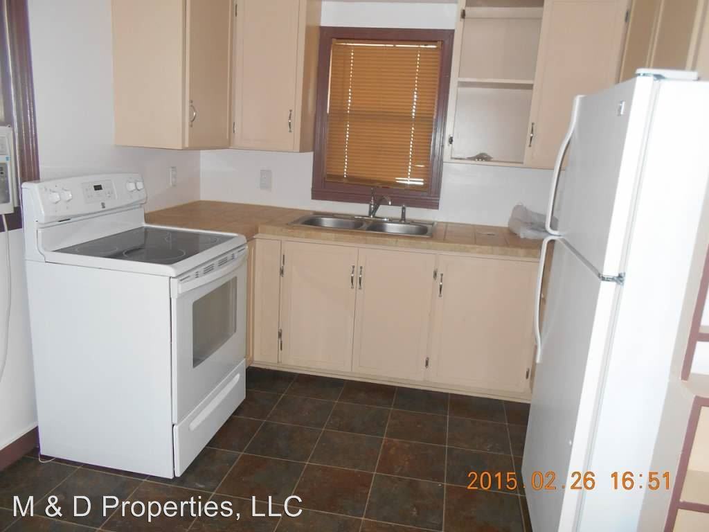 613 N Walnut St - Photo 3 of 8