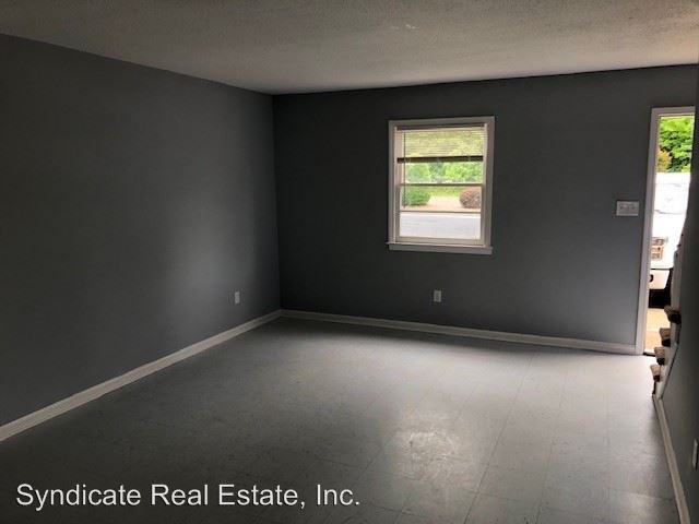 1101 Keswick Pl - Photo 3 of 10