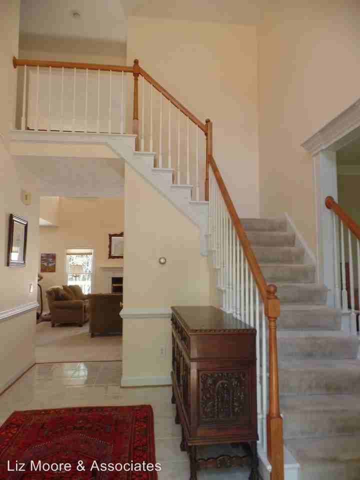 6013 Beech Tree Ln - Photo 2 of 27