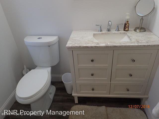 941 Main St - Photo 3 of 7